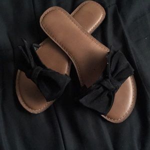 Bow sandals